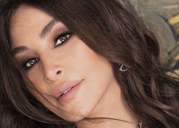 اليسا تطلق حملة سوا منحارب سرطان الثدي مع عشرة آلاف فحص شعاعي مجاني بكل لبنان