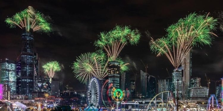بالصور انطلاق عالمي لموسم الرياض وسط حضور جماهيري كبير 1 بالصور انطلاق عالمي لموسم الرياض وسط حضور جماهيري كبير