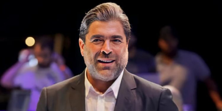 ما هي اخر المستجدات الصحية للفنان وائل كفوري
