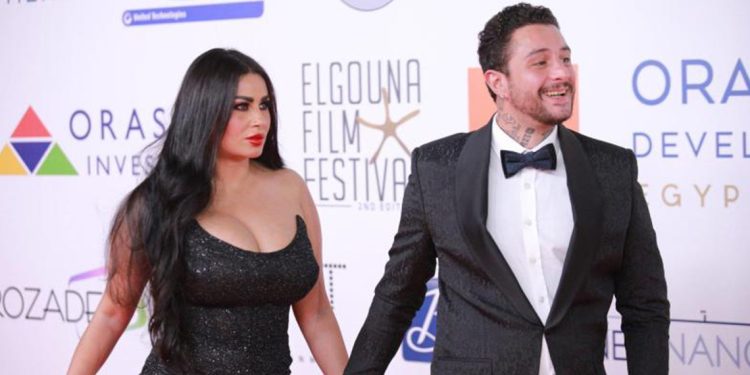 طلاق أحمد الفيشاوي للمرة السادسة بعد قصة حب طويلة مع ندى كامل 1 طلاق أحمد الفيشاوي للمرة السادسة بعد قصة حب طويلة مع ندى كامل