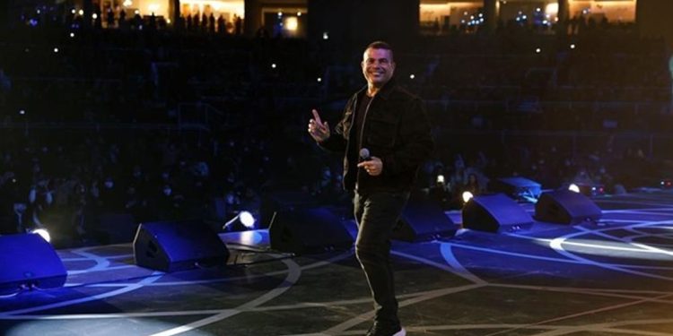 عمرو دياب يتألق في حفل رأس السنة بالرياض ويصدر جديده 1 عمرو دياب يتألق في حفل رأس السنة بالرياض ويصدر جديده