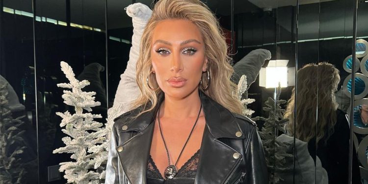 مايا دياب تحتفل مع جمهورها العراقي ليلة رأس السنة بسهرة متلفزة 1 مايا دياب تحتفل مع جمهورها العراقي ليلة رأس السنة بسهرة متلفزة