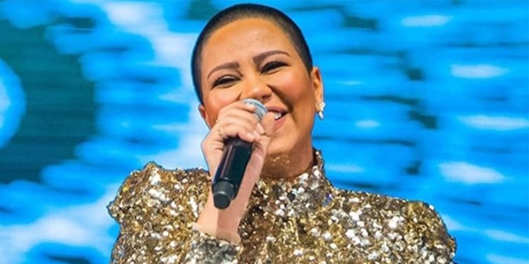 نصيحة من شيرين للسيدات .. محدش يقلدني الشعر زينة الست 1 نصيحة من شيرين للسيدات .. محدش يقلدني الشعر زينة الست