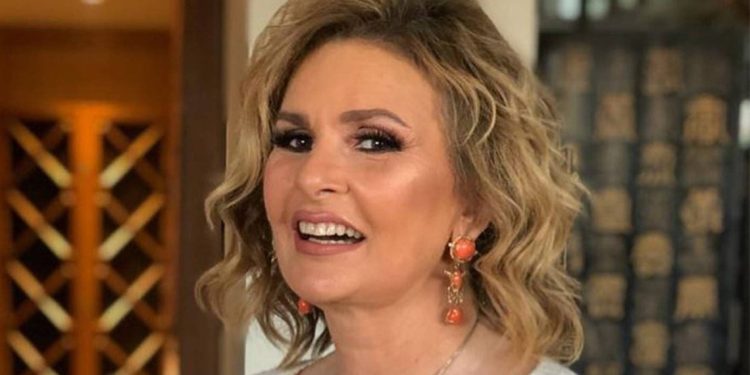 يسرا تعود الى المسرح بعد 19 عام من موسم الرياض 1 يسرا تعود الى المسرح بعد 19 عام من موسم الرياض