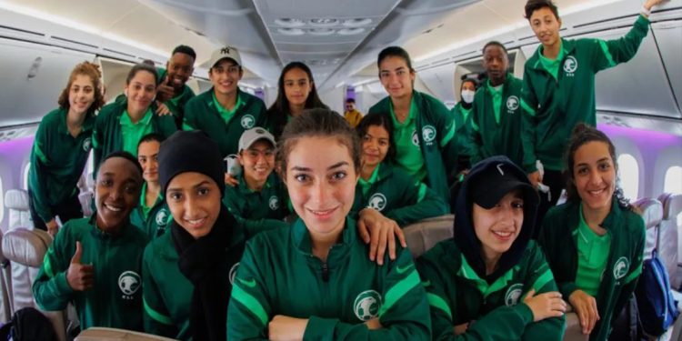 المنتخب السعودي للسيدات يدخل التاريخ ويخوض أول مبارياته في كرة القدم 1 المنتخب السعودي للسيدات يدخل التاريخ ويخوض أول مبارياته في كرة القدم