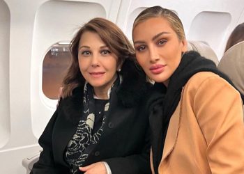 الصدفة تجمع السيدة ماجدة الرومي و مايا دياب على الطائرة