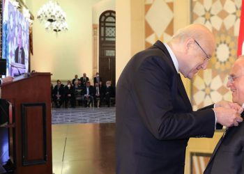 تكريم المنتج صادق الصباح بوسام الأرز اللبناني من رتبة ضابط
