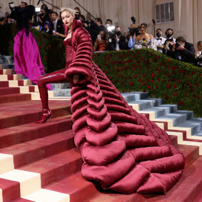 http cdn.cnn .com cnnnext dam assets 220502204820 45 met gala 2022 gigi hadid