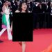 امرأة تقتحم مهرجان كان السينمائي بطريقة مريبة وتصرخ أمام المصورين 8 امرأة تقتحم مهرجان كان السينمائي بطريقة مريبة وتصرخ أمام المصورين