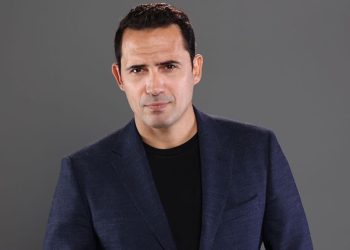 ظافر العابدين يفوز بجائزة أفضل ممثل في هولندا