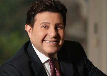 عاجل هاني شاكر يعلن استقالته من منصب نقيب المهن الموسيقية على الهواء
