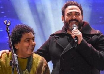 حذف جديد محمد منير بعد اتهام أكرم حسني بالتعدي على حقوق الملكية الفكرية