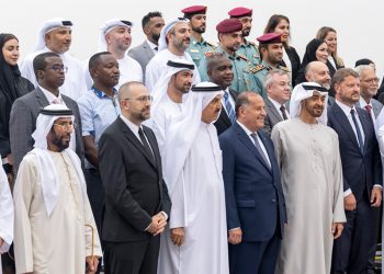 رئيس دولة الامارات يستقبل الفائزين بجائزة ووترفولز