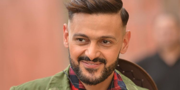 رامز جلال يشوق جمهوره لفيلمه الجديد اخي فوق الشجرة بصورة مفاجئة 1 رامز جلال يشوق جمهوره لفيلمه الجديد اخي فوق الشجرة بصورة مفاجئة