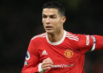 رونالدو يطلب مغادرة فريق مانشستر يونايتد