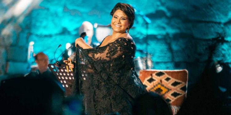 شيرين تعود الى التمثيل بفيلم كوميدي وتعلن اعتزالها الحب 1 شيرين تعود الى التمثيل بفيلم كوميدي وتعلن اعتزالها الحب