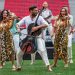عازف التشيللو العالمي HAUSER يطلق Let’s Get Loud بطريقته الخاصة