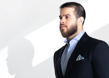 أدهم نابلسي يعلن عودته قريباً للتواصل مع جمهوره