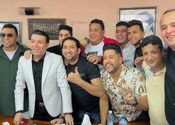 مصطفى كامل يجمع مطربي المهرجانات في النقابة ويسمح لهم بالغناء