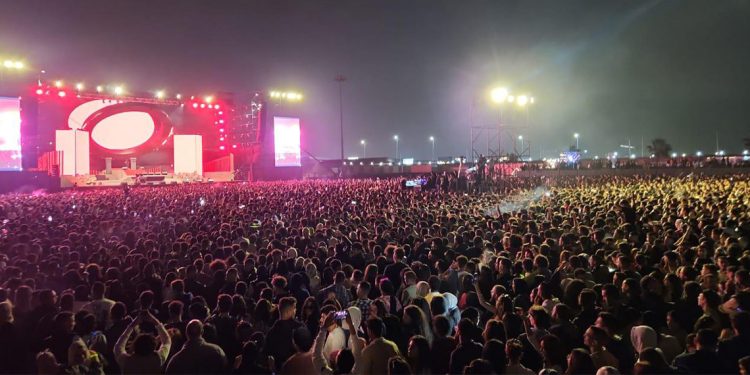 إنهاء حفل ويجز في القاهرة بعد دقائق من انطلاقه بسبب التدافع 1 إنهاء حفل ويجز في القاهرة بعد دقائق من انطلاقه بسبب التدافع