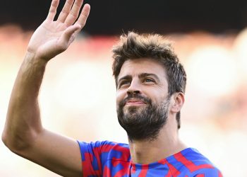 جيرارد بيكيه يعلن اعتزاله كرة القدم  ويودّع برشلونة