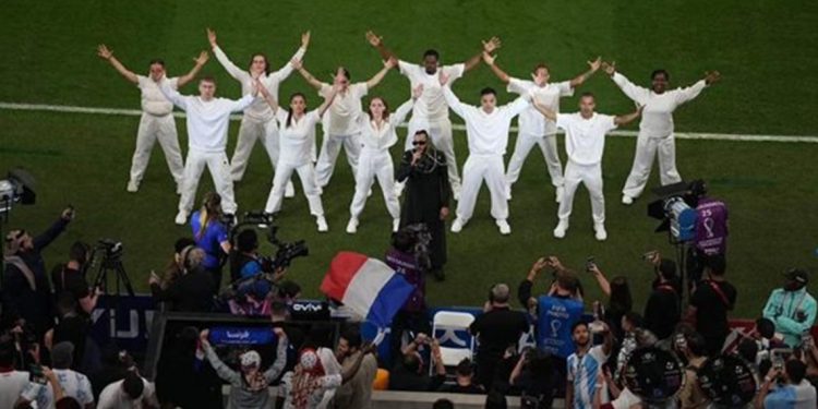 بعد غنائه في نهائي كأس العالم نقابة الموسيقيين تمنع ويجز من الغناء في مصر 1 بعد غنائه في نهائي كأس العالم نقابة الموسيقيين تمنع ويجز من الغناء في مصر