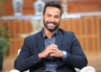 كريم فهمي يثير الجدل بعد ضربه شخص في الشارع ويكشف السبب