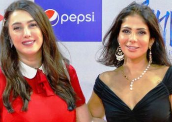 منى زكي و كندة علوش تقاطعان دار بالنسياغا