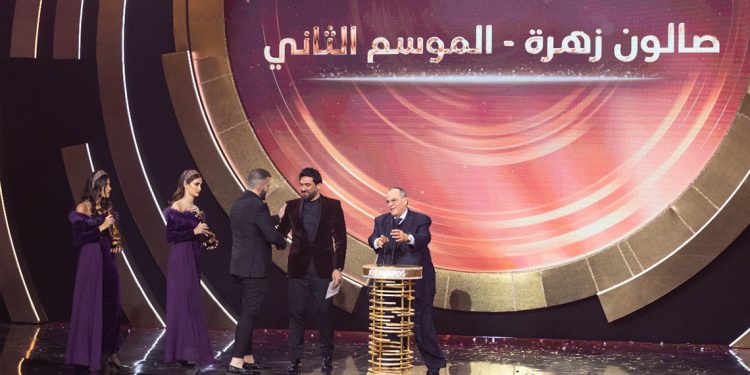 المنتج صادق الصباح يحصد جائزة افضل مسلسل في حفل جوي اووردز