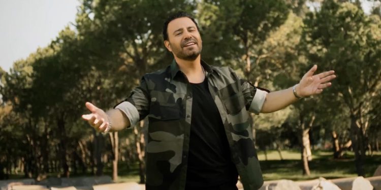 عاصي الحلاني يهدي لبنان اغنية نحنا الله معنا