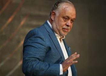 أشرف زكي يفوز من جديد بمنصب نقيب المهن التمثيلية في مصر