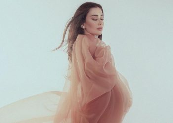 جيسيكا عازار تستقبل مولودها الأول فهد
