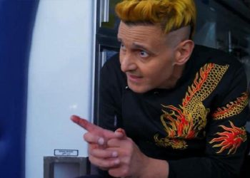 بالفيديو رامز جلال يتعرض للدغة ثعبان بالحلقة السادسة من رامز نيفر إند