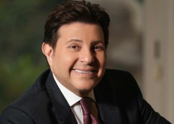 احتراماً للجمهور هاني شاكر يحيي حفله في البحرين رغم هروب المتعهد وتعرضه للنصب