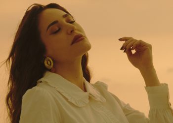 عبير نعمة تصدر أغنيتها المنفردة الجديدة بعدني بحبك
