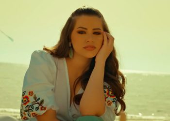 آية خفاجة تصدر جديدها جربت نفسي