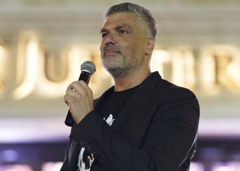 فارس كرم يتألق بحفل جمع باقة من النجوم في زغرتا