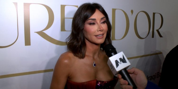 كاريس بشار أفضل ممثلة عربية في الدراما المشتركة بحفل الموركس دور 1 كاريس بشار أفضل ممثلة عربية في الدراما المشتركة بحفل الموركس دور