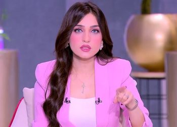 ياسمين عز تثير غضب الصحافة وتغيب عن جلستها في منتدى الإعلام العربي