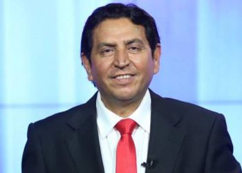 وفاة الشاعر كريم العراقي بعد معاناة مع المرض