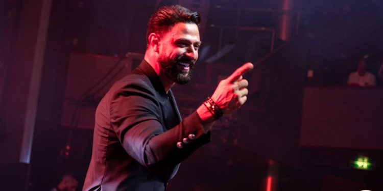 كريم نور يشعل اجواء ستارز اون بورد بأجمل الحفلات 1 كريم نور يشعل اجواء ستارز اون بورد بأجمل الحفلات