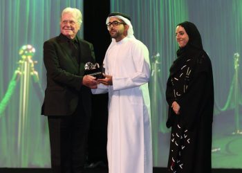 تكريم حسين فهمي في مهرجان الشارقة السينمائي الدولي