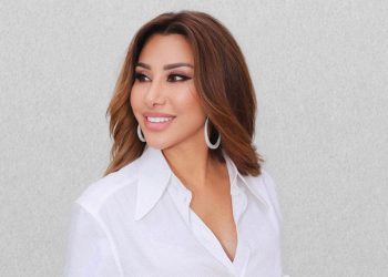 نجوى كرم تتواصل مع محبيها على واتساب