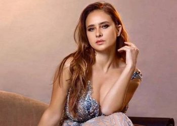 نيللي كريم تواصل التحضير لمسلسل فراولة