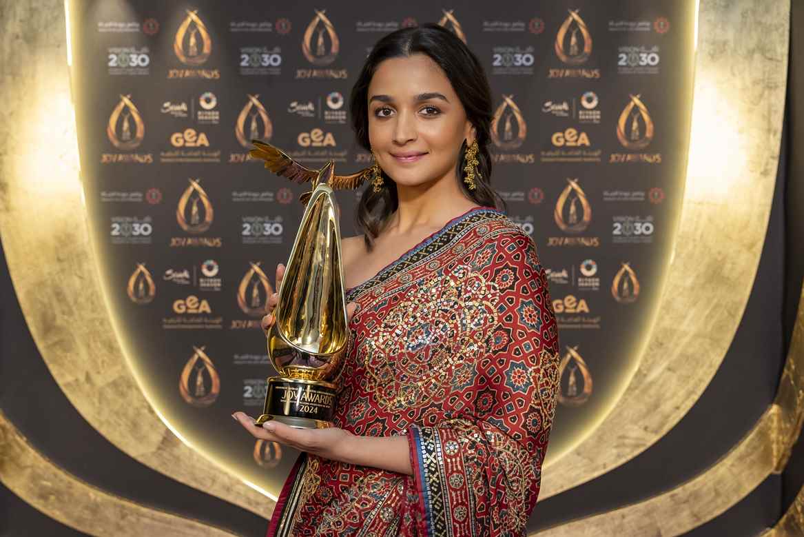 JOY AWARDS 2024 ALIA BAHAT