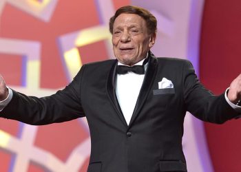 الضرائب تلاحق عادل إمام ومطالبة بدفعه اكثر من 6 ملايين جنيه