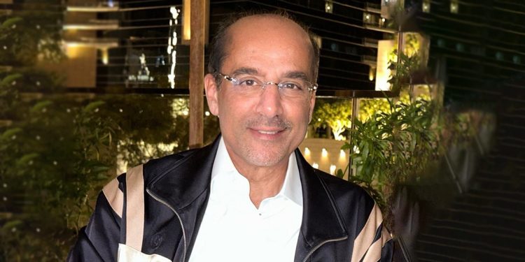 فهد زاهد وأولى مؤلفاته الشعرية