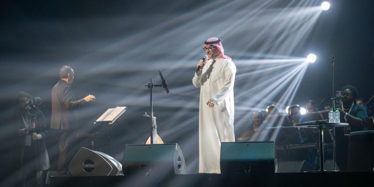 عبد المجيد عبد الله يكشف عن مفاجأة لجمهوره بحفل العيد في دبي