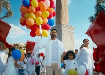 أحمد سعد يهدي الجمهور أغنية العيد اهو جيه