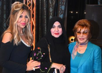 تكريم المصممة العالمية منى المنصوري في حفل توقيع كتاب السيده أسيا قاسم